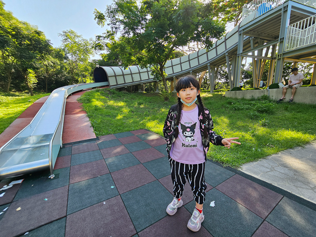 【苗栗特色公園】藏在山城裡的星空滑梯～功維敘滾輪溜滑梯｜31公尺滾輪滑道｜順遊功維敘隧道｜親子放電小景點