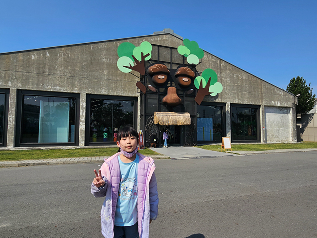 【屏東特色公園】洋蔥高塔遊戲場~屏東縣民公園｜舊紙漿廠變身水岸公園｜分齡遊戲區、溜索、攀爬設施、木構挑戰區