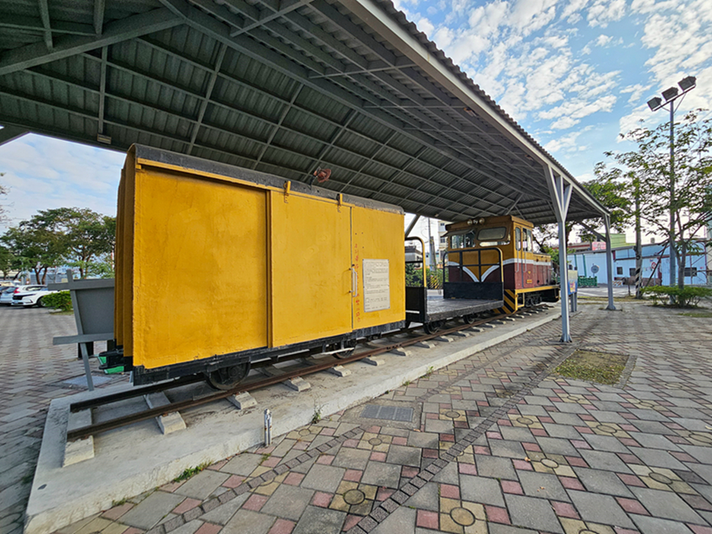 【屏東特色公園】南州運動公園~南州環保共融公園｜外星寶寶主題遊戲場｜溜索+滑梯+攀爬挑戰區｜水舞鞦韆｜大草地放電去