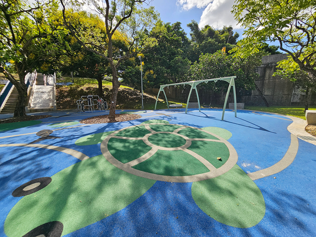 【台北特色公園】7米高鱷魚遊戲塔~內湖石潭公園|加寬磨石子滑梯|石英沙沙坑|共融鞦韆旋轉盤| - 第9張圖 【台北特色公園】7米高鱷魚遊戲塔~內湖石潭公園|加寬磨石子滑梯|石英沙沙坑|共融鞦韆旋轉盤|