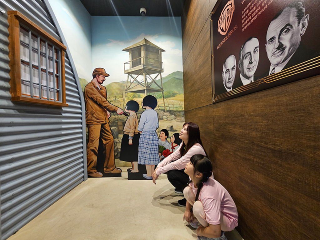 【韓國釜山景點】🎬釜山電影迷必衝~釜山電影體驗博物館｜Cine Books 巨型書本區超吸睛｜超多互動拍照區｜走進電影世界當主角