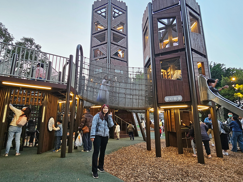 【桃園特色公園】奇幻樹屋挑戰塔~中壢光明公園｜樹屋遊戲塔｜水樹遊戲島｜森林冒險區｜多功能跑酷路徑