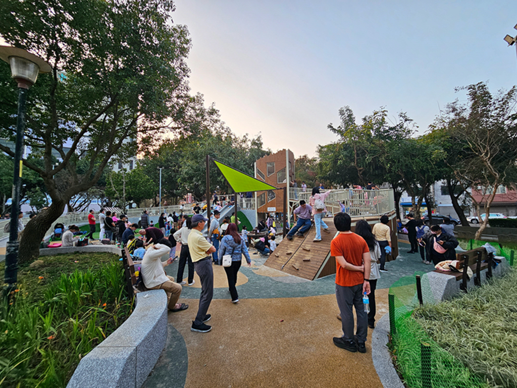 【桃園特色公園】奇幻樹屋挑戰塔~中壢光明公園｜樹屋遊戲塔｜水樹遊戲島｜森林冒險區｜多功能跑酷路徑