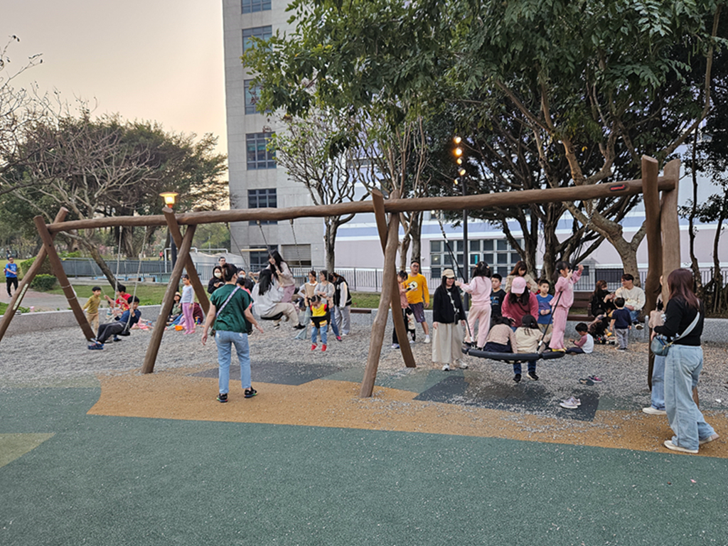 【桃園特色公園】奇幻樹屋挑戰塔~中壢光明公園｜樹屋遊戲塔｜水樹遊戲島｜森林冒險區｜多功能跑酷路徑