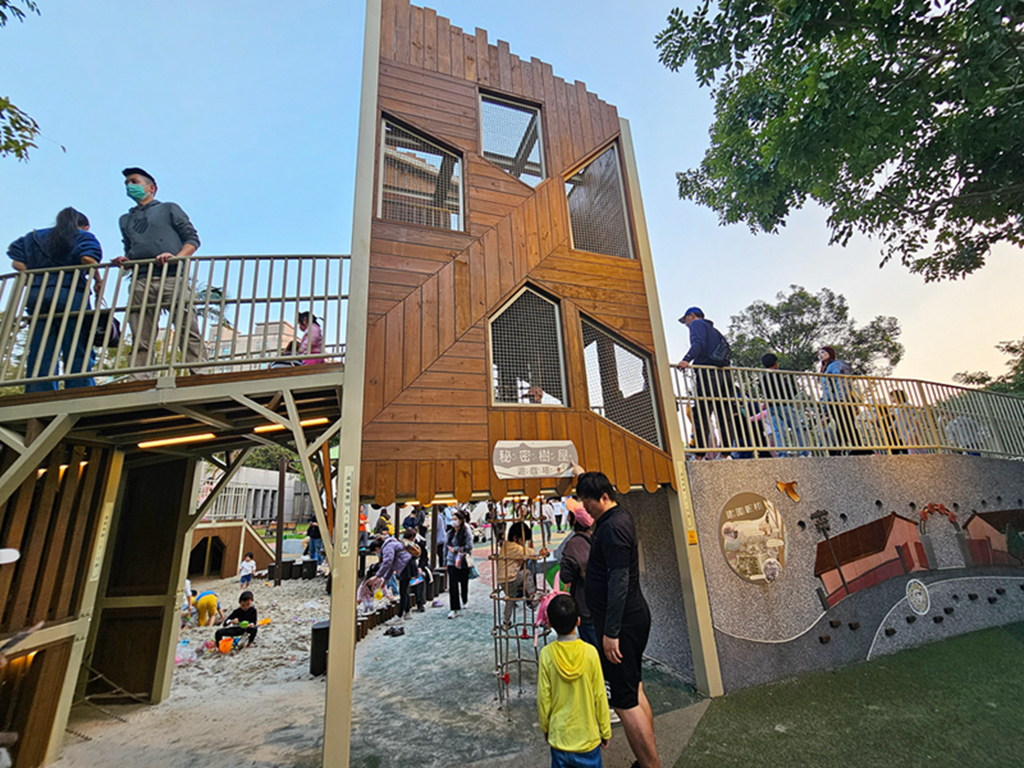 【桃園特色公園】奇幻樹屋挑戰塔~中壢光明公園｜樹屋遊戲塔｜水樹遊戲島｜森林冒險區｜多功能跑酷路徑