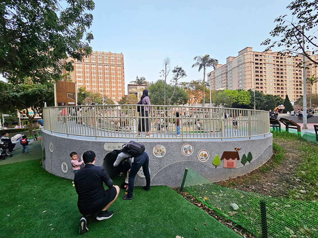 【桃園特色公園】奇幻樹屋挑戰塔~中壢光明公園｜樹屋遊戲塔｜水樹遊戲島｜森林冒險區｜多功能跑酷路徑